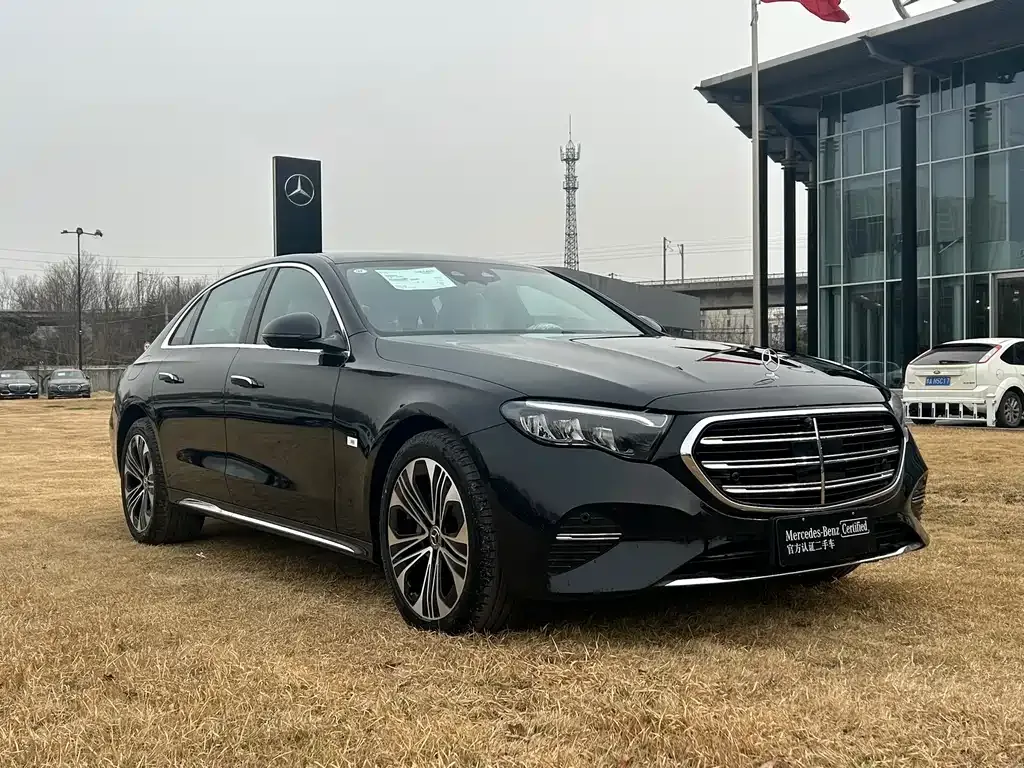 Mercedes-Benz E-Class — фото 10