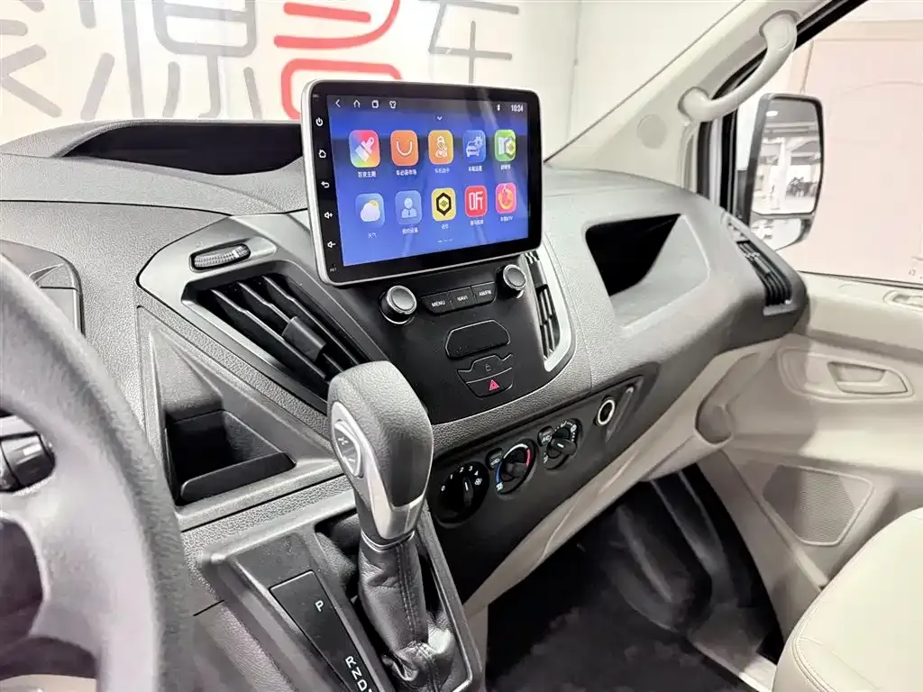 Ford Tourneo — фото 9