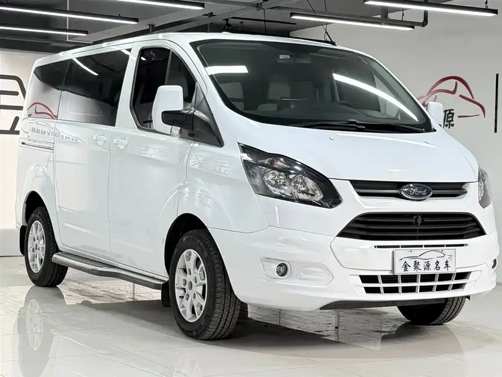 Ford Tourneo — фото 10