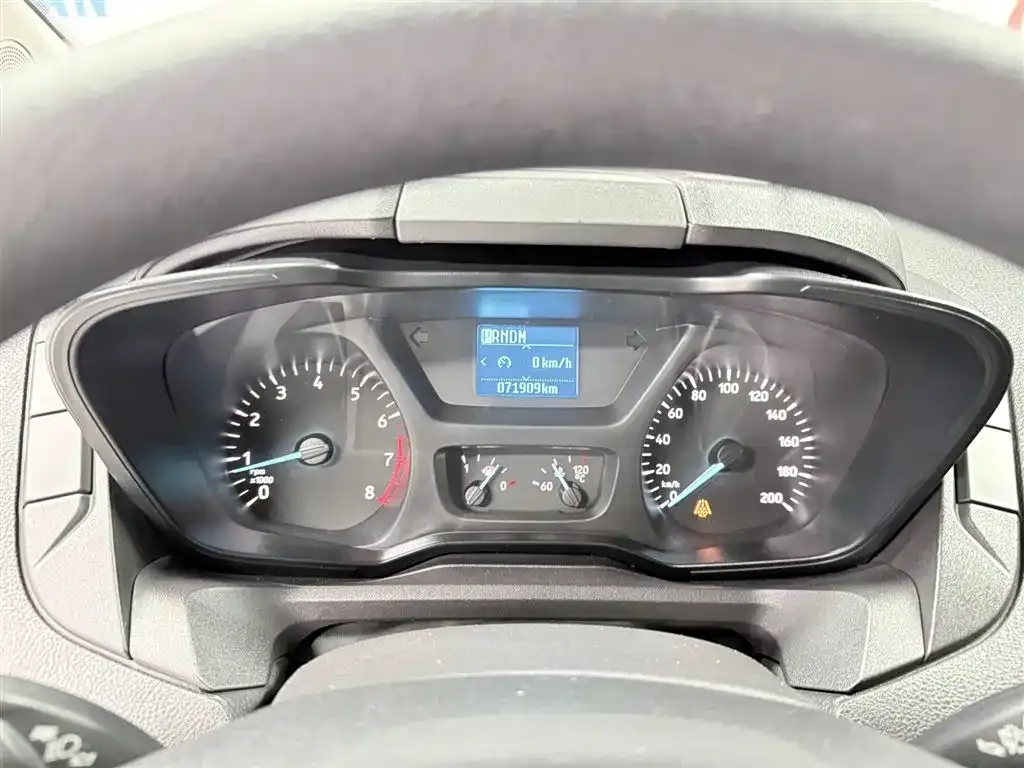Ford Tourneo — фото 8