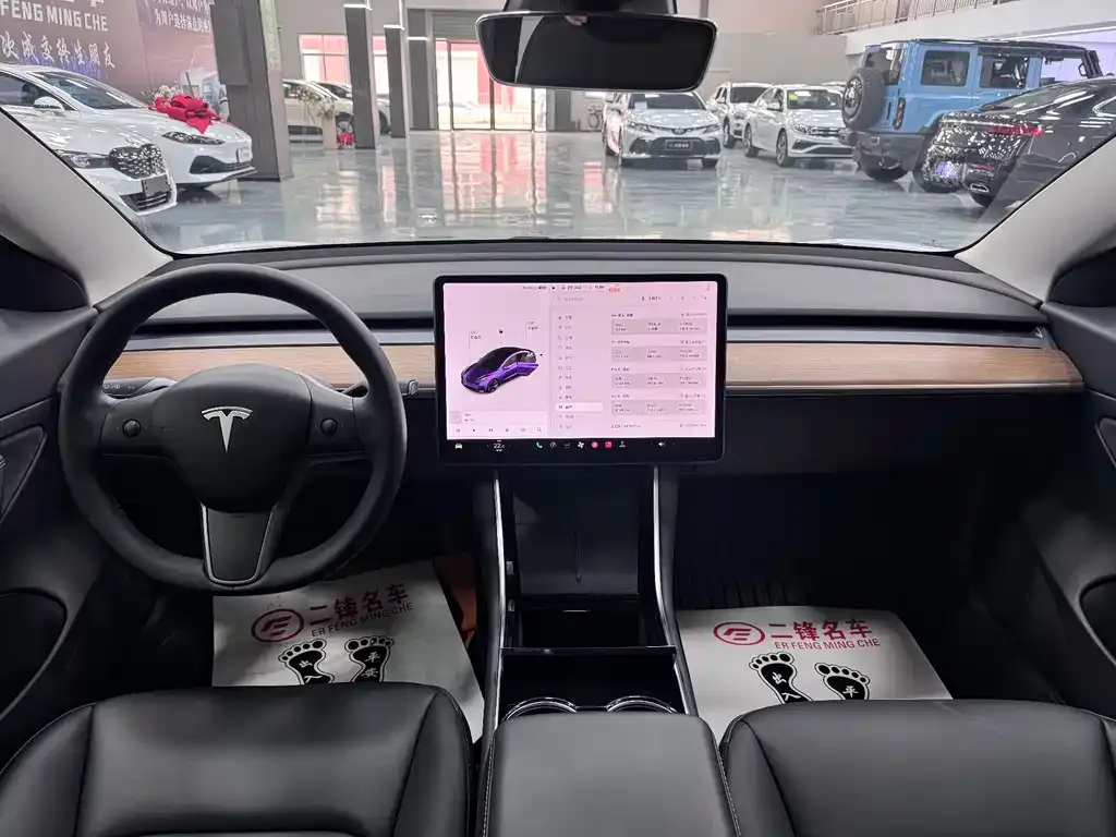 Tesla Model 3 — фото 5