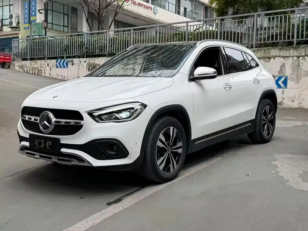 Mercedes-Benz GLA — фото 1