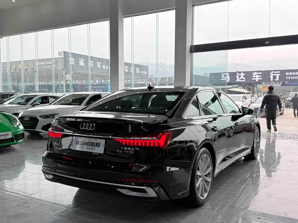 Audi A6L — фото 5