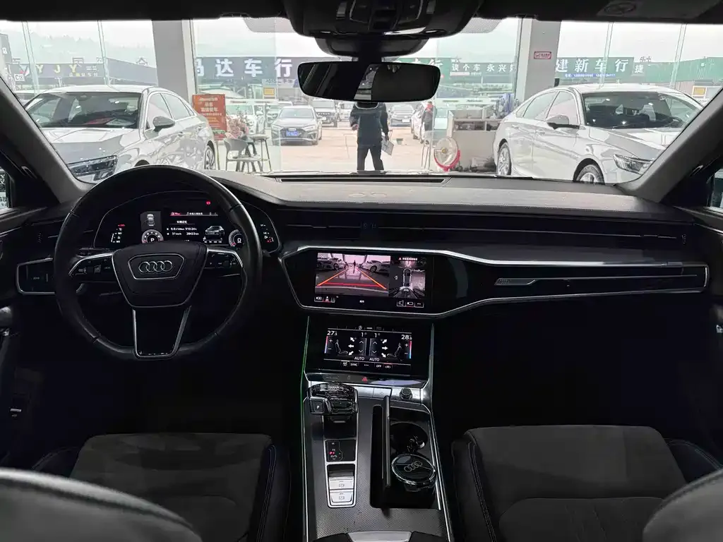 Audi A6L — фото 9