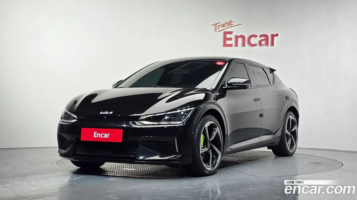 Kia EV6 — фото 1