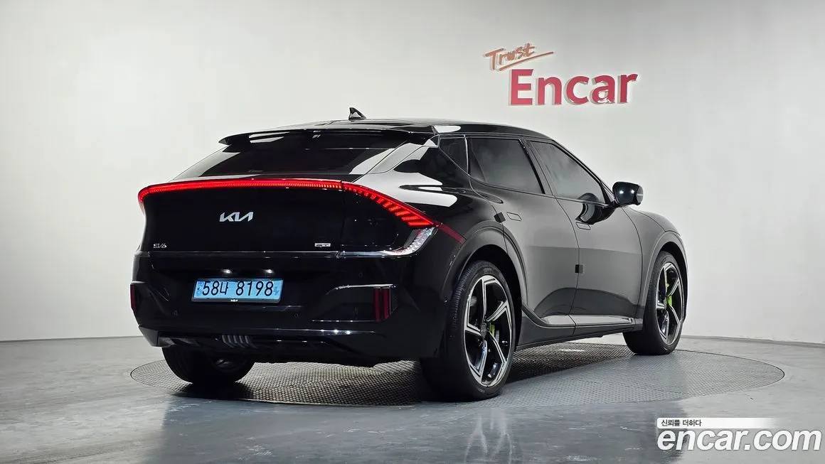 Kia EV6 — фото 6