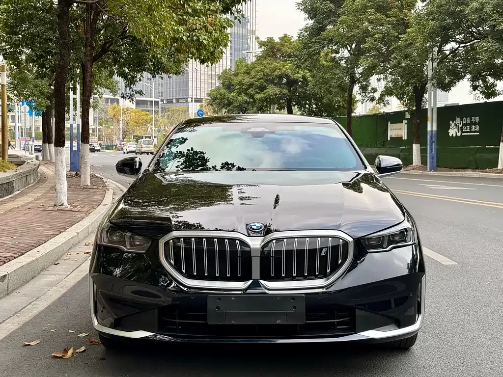 BMW i5 — фото 8