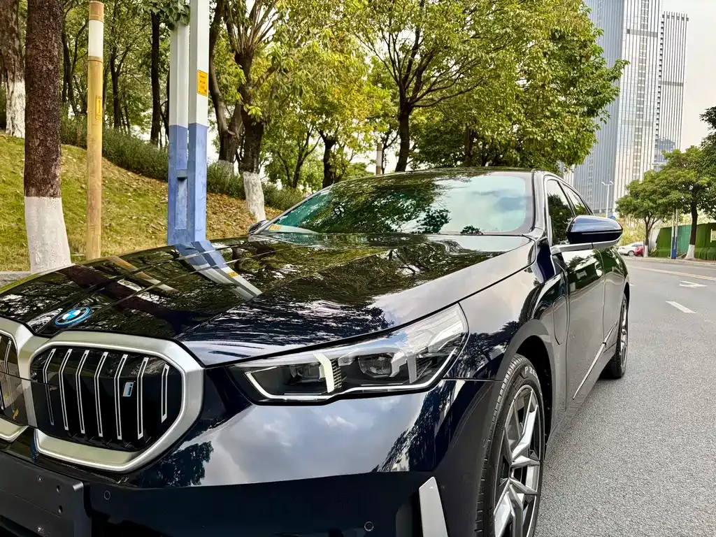 BMW i5 — фото 5