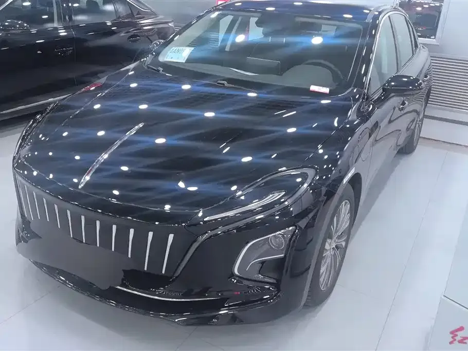 Hongqi E-QM5 — фото 1