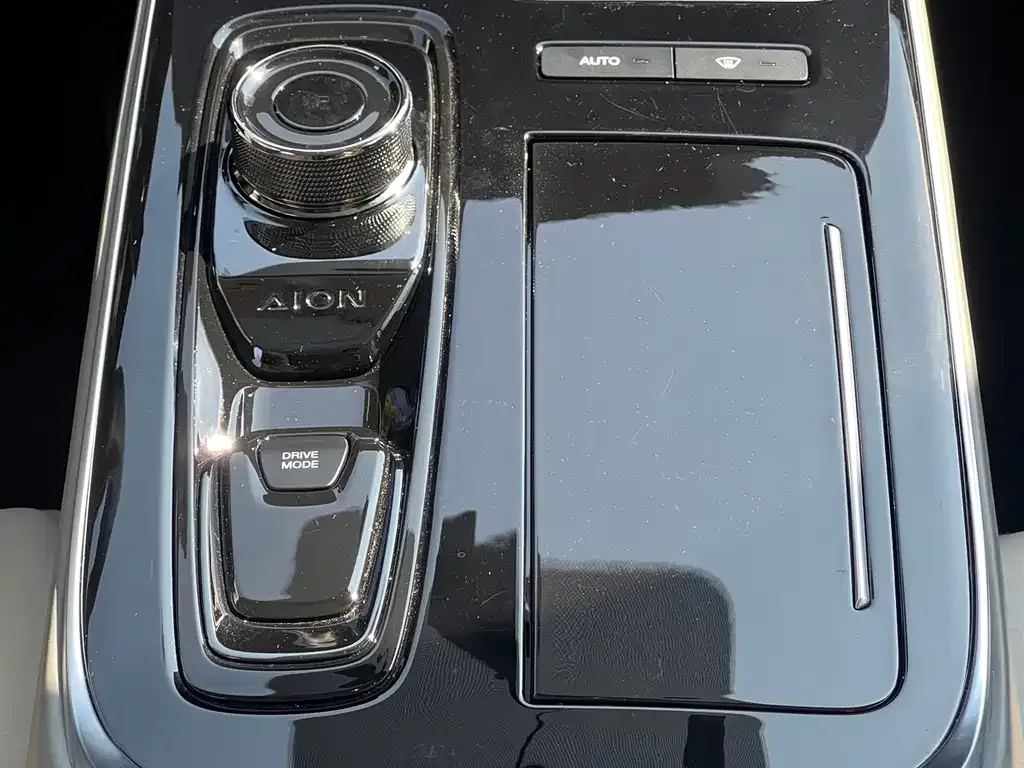 Aion S Plus — фото 2