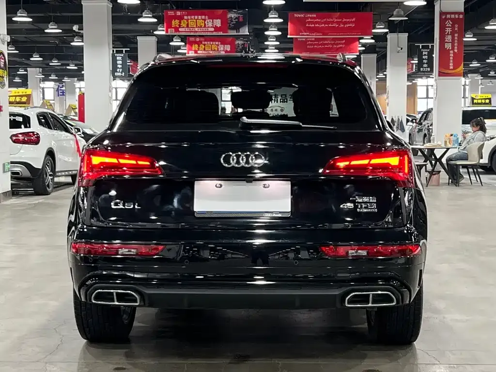 Audi Q5L — фото 3