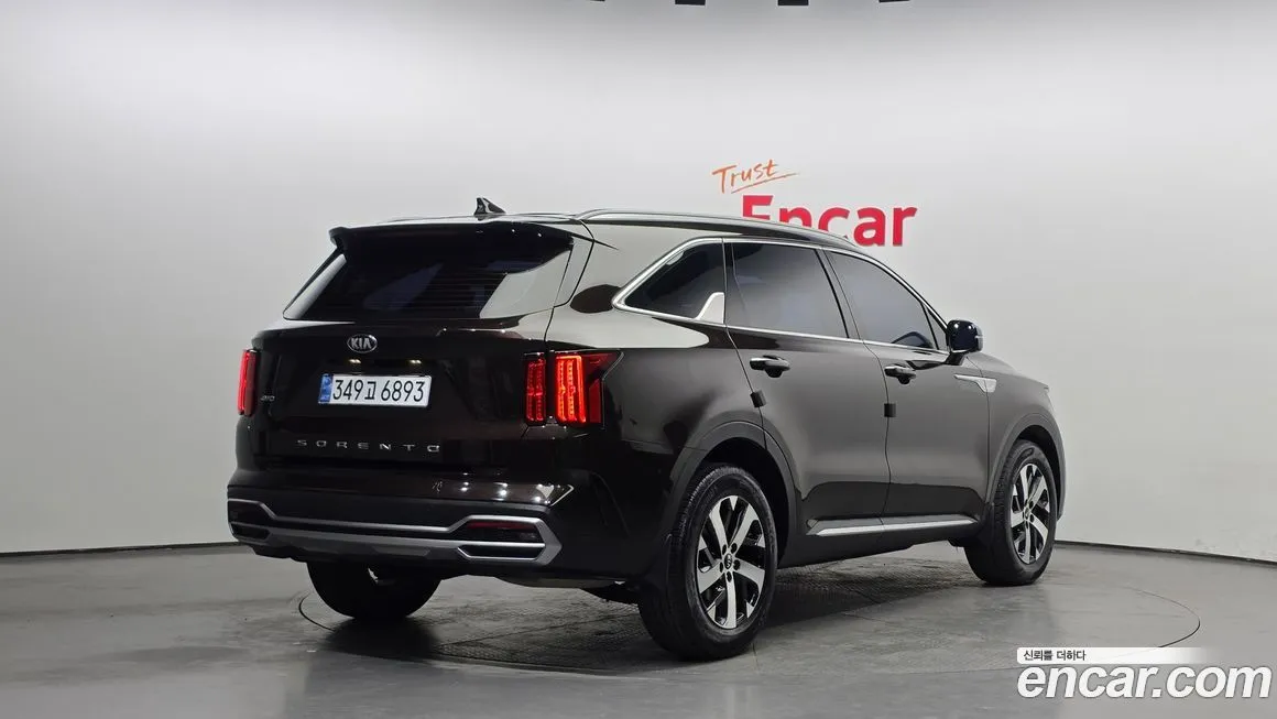 Kia Sorento — фото 8