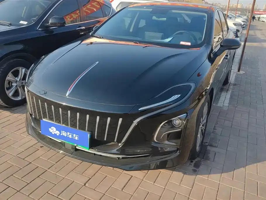 Hongqi E-QM5 — фото 1