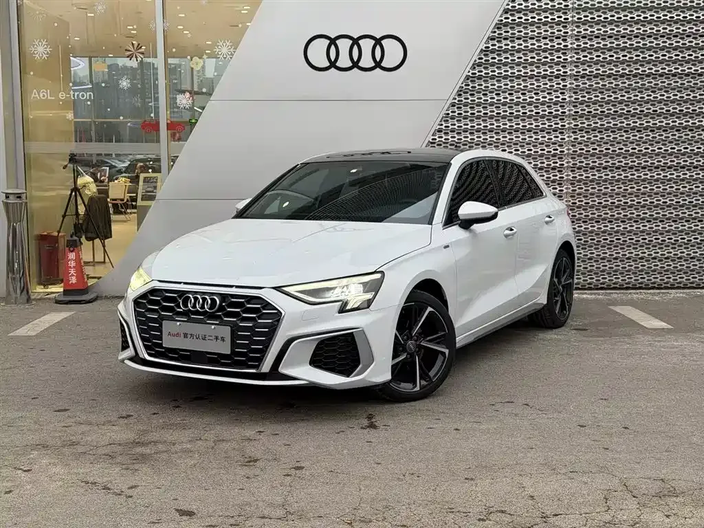 Audi A3 — фото 1