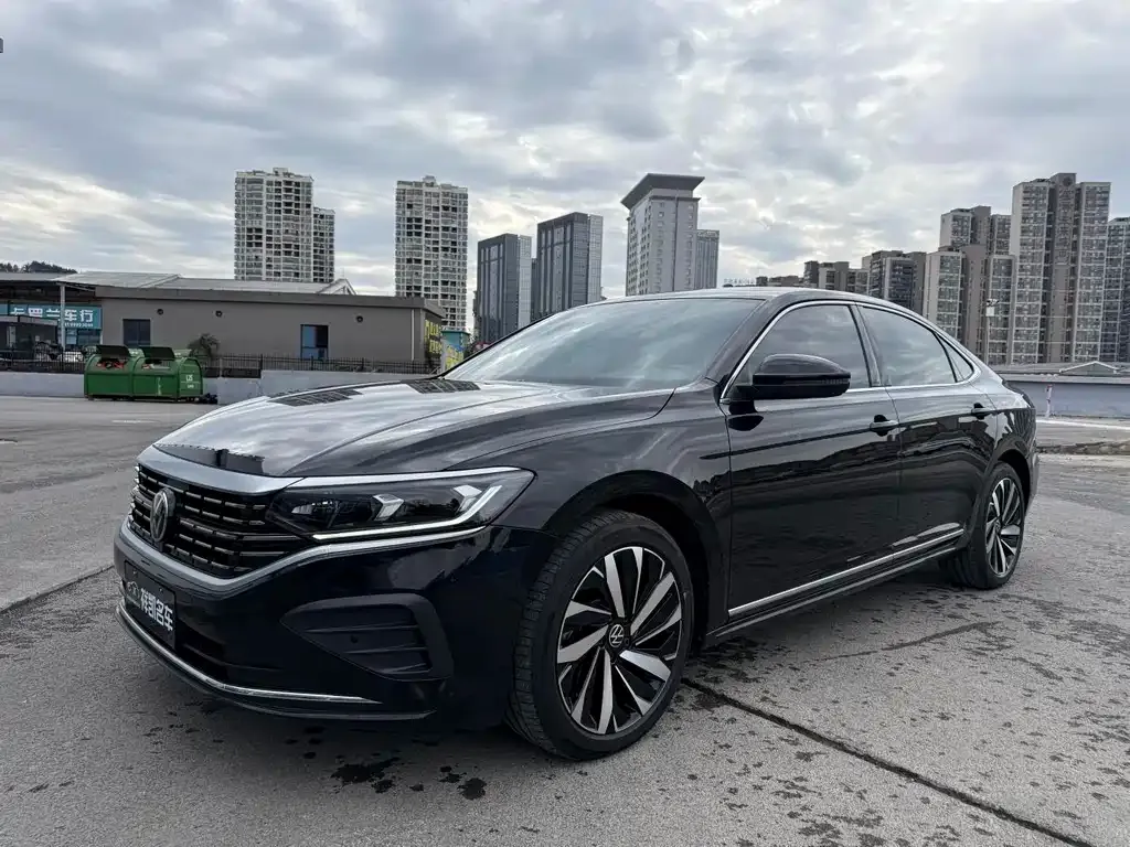 Volkswagen Passat — фото 1