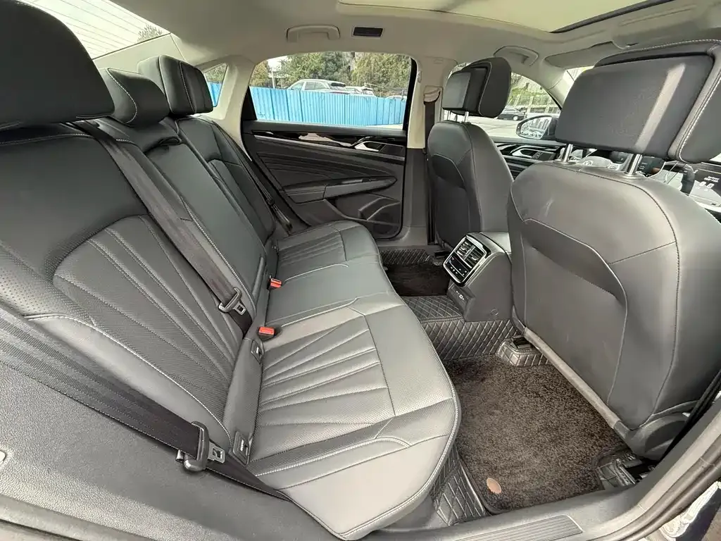 Volkswagen Passat — фото 2