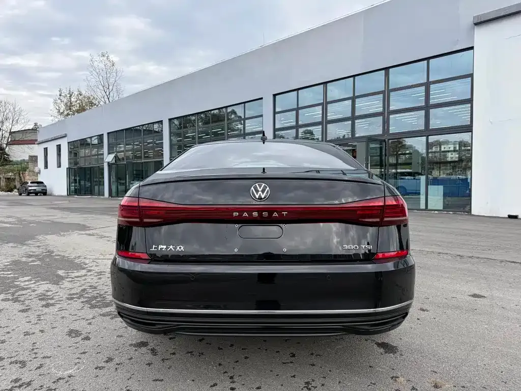 Volkswagen Passat — фото 4
