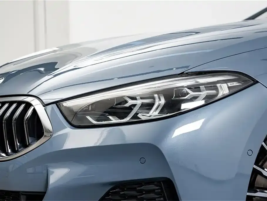 BMW 8 Series — фото 2