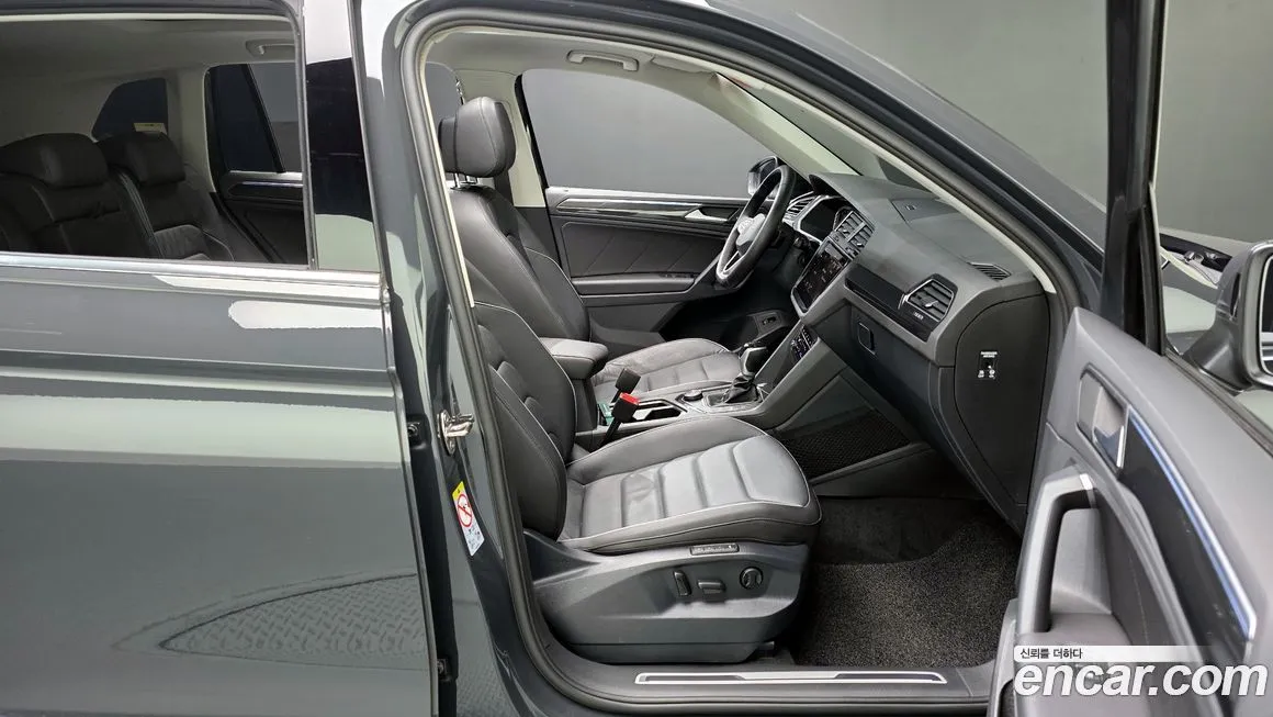 Volkswagen Tiguan — фото 9