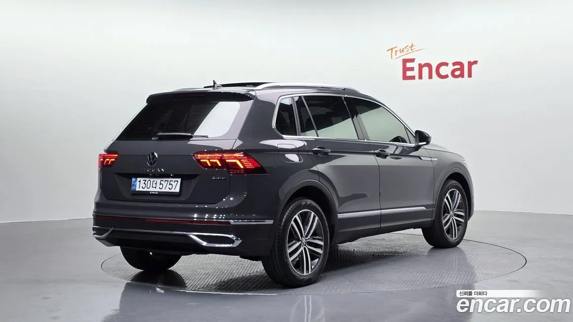 Volkswagen Tiguan — фото 5