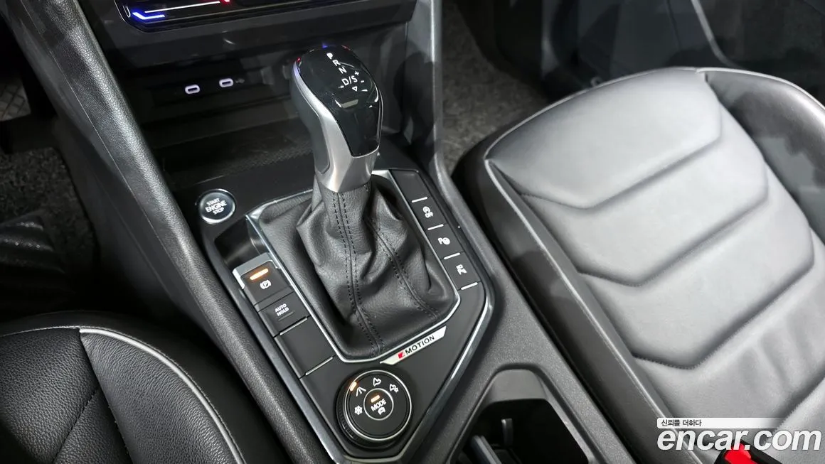 Volkswagen Tiguan — фото 8