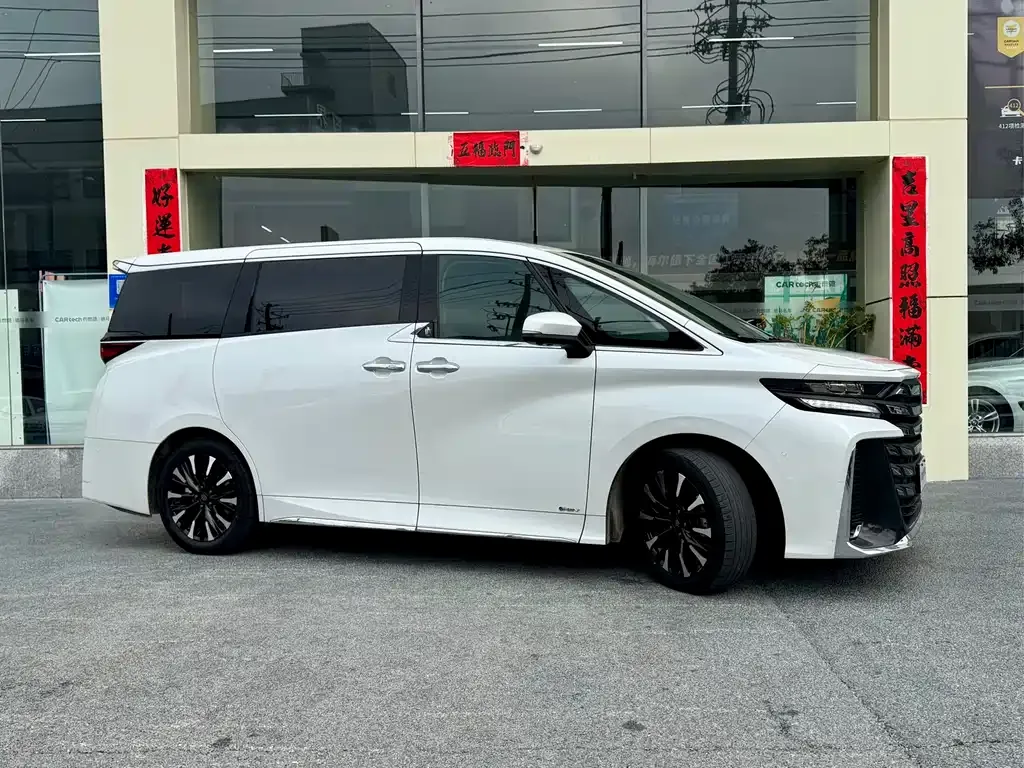 Toyota Vellfire — фото 4