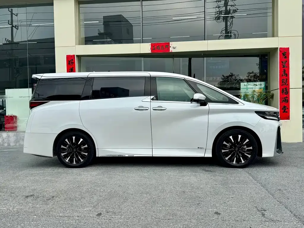 Toyota Vellfire — фото 6