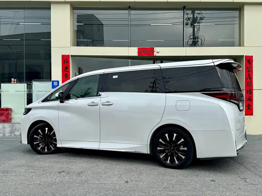 Toyota Vellfire — фото 7