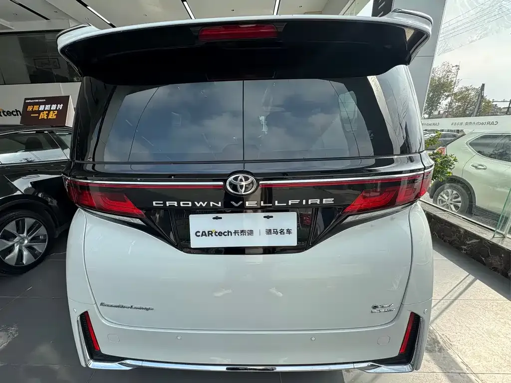 Toyota Vellfire — фото 10