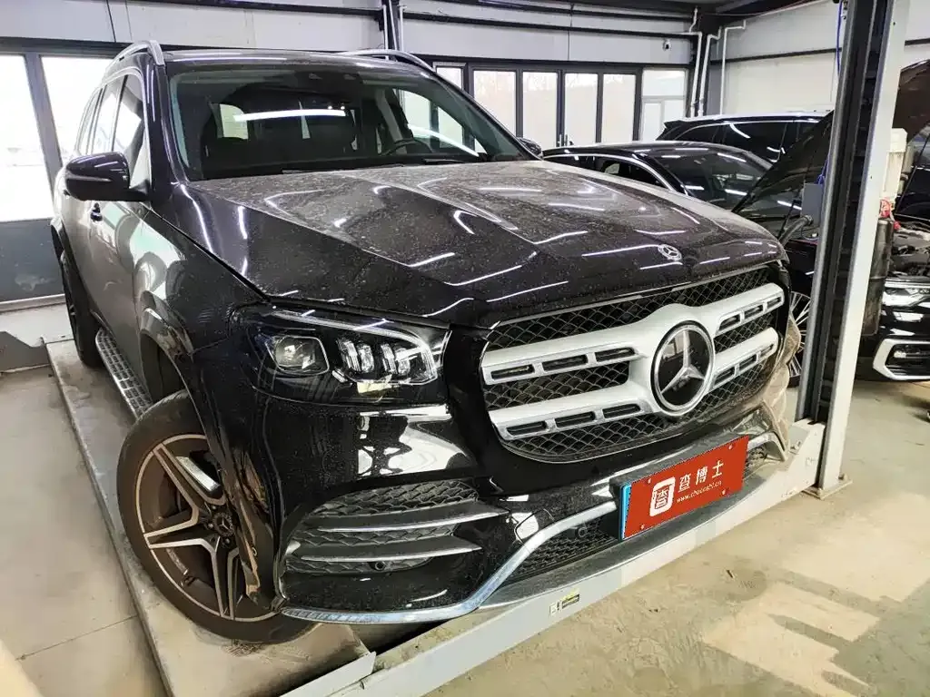 Mercedes-Benz GLS — фото 6
