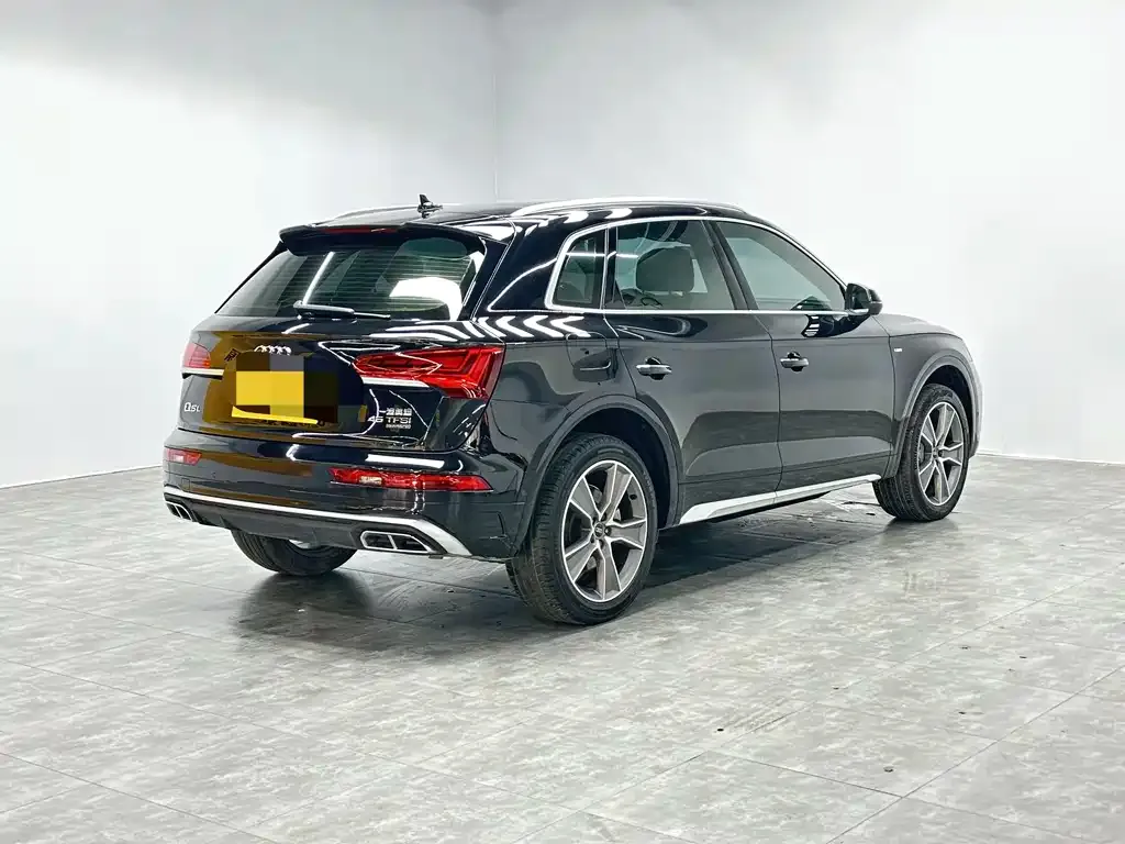 Audi Q5L — фото 6