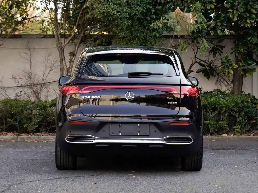 Mercedes-Benz EQE SUV — фото 9