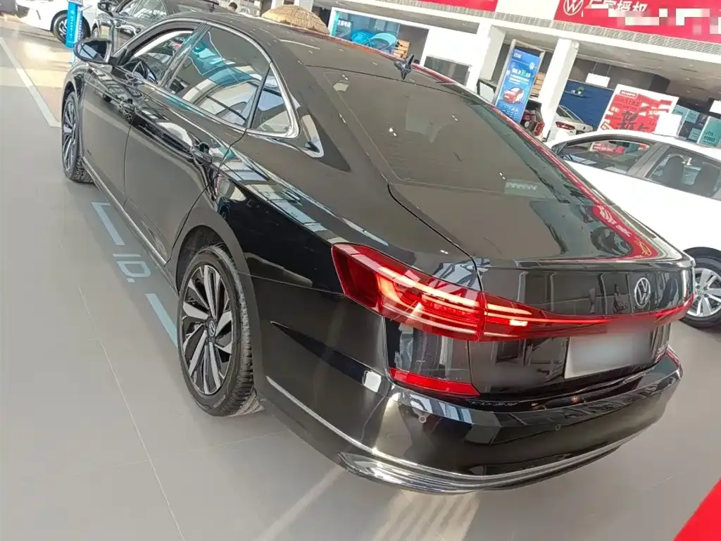 Volkswagen Passat — фото 5