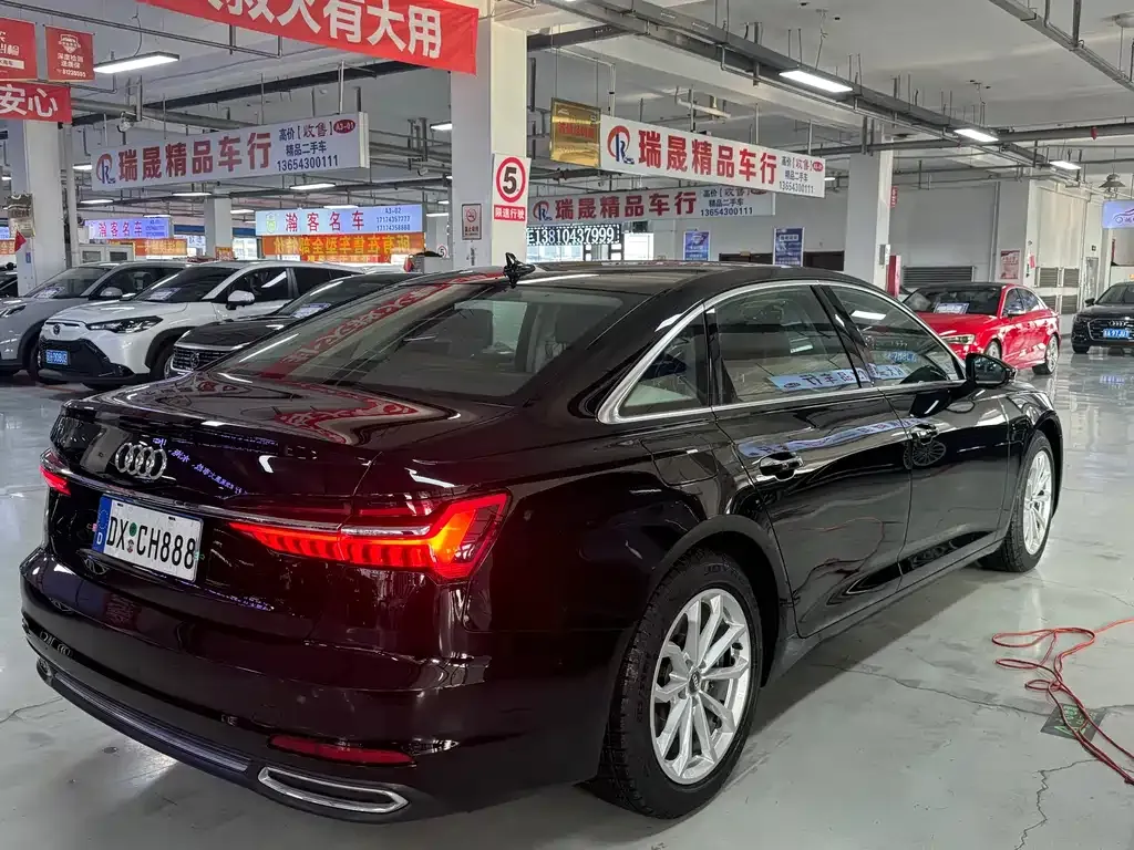 Audi A6L — фото 2