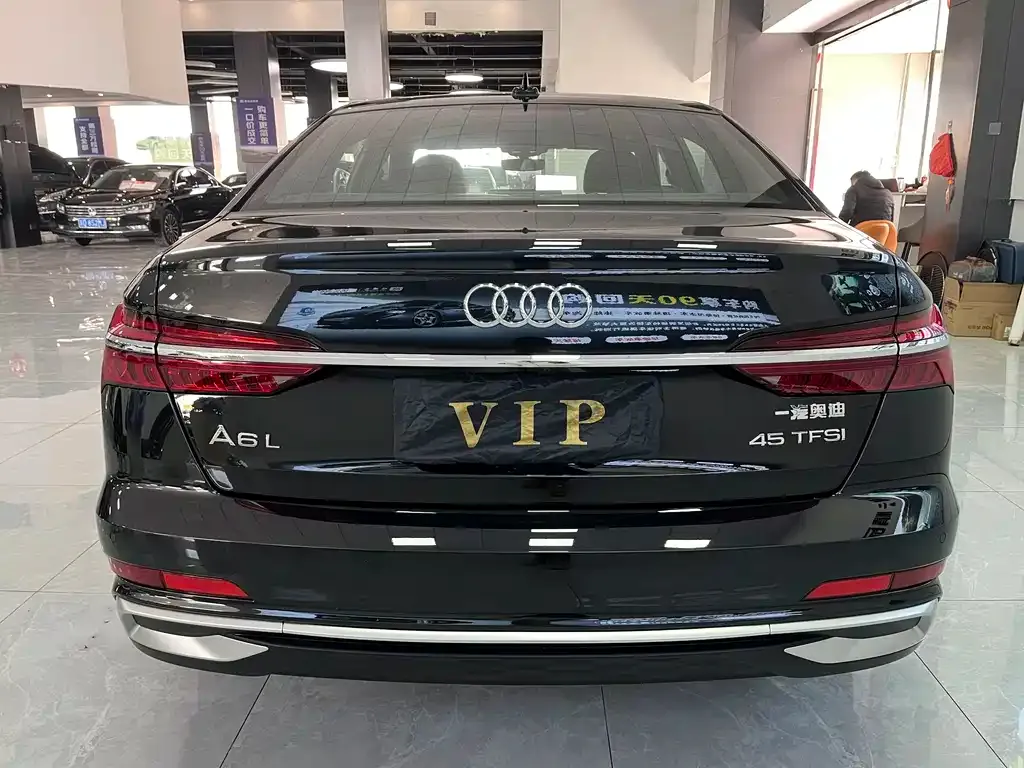 Audi A6L — фото 8