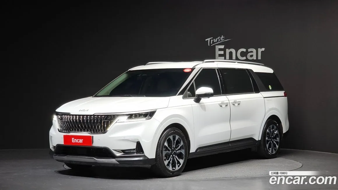 Kia Carnival — фото 1