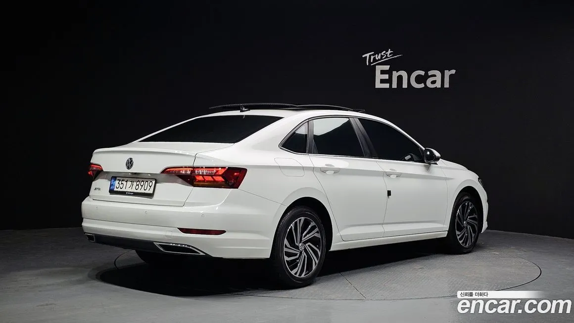 Volkswagen Jetta — фото 9