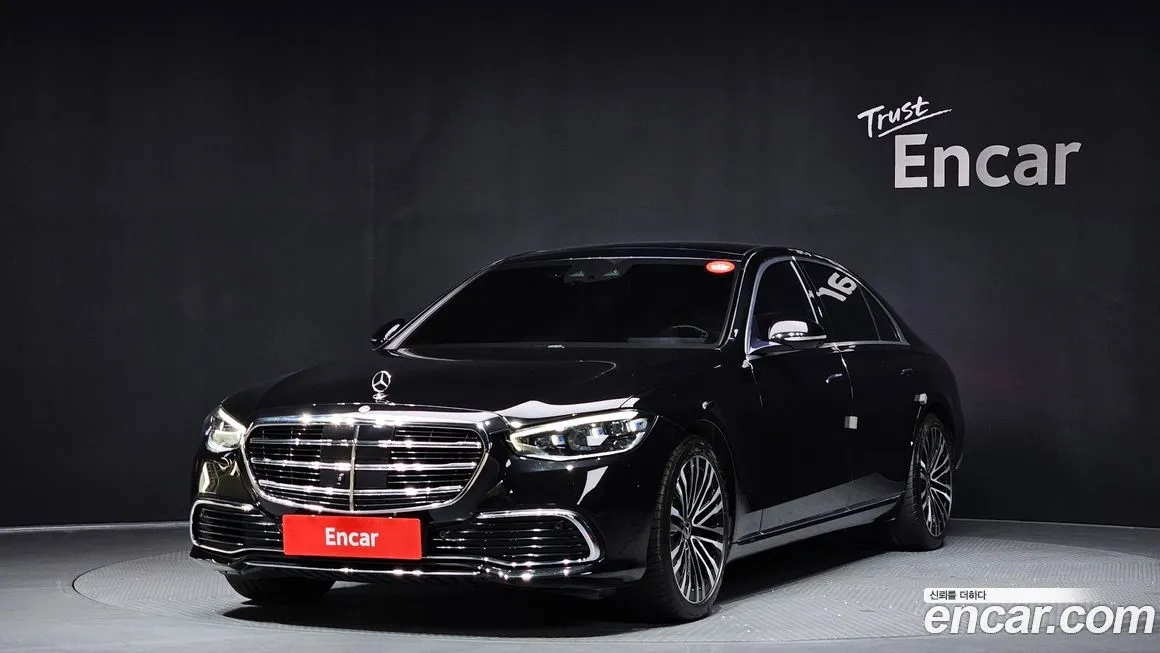 Mercedes-Benz S-Class — фото 1