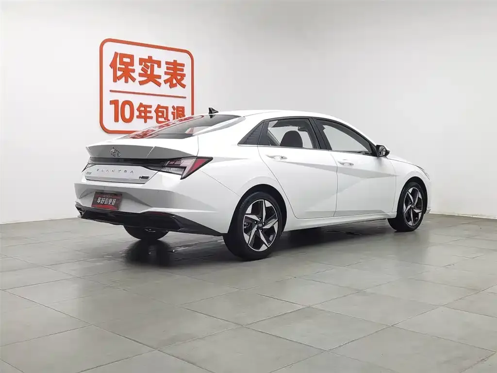 Hyundai Elantra — фото 4
