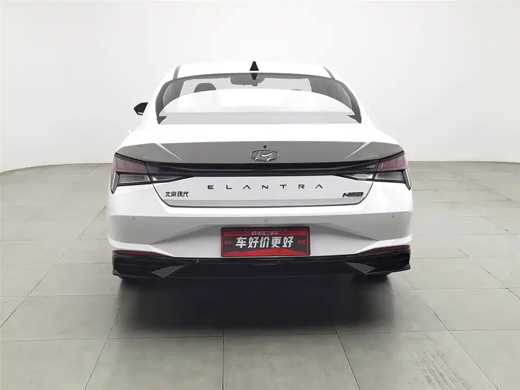 Hyundai Elantra — фото 3