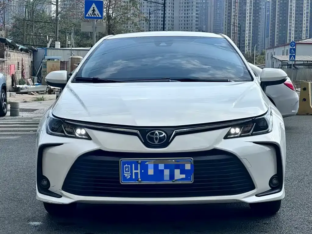 Toyota Corolla — фото 3