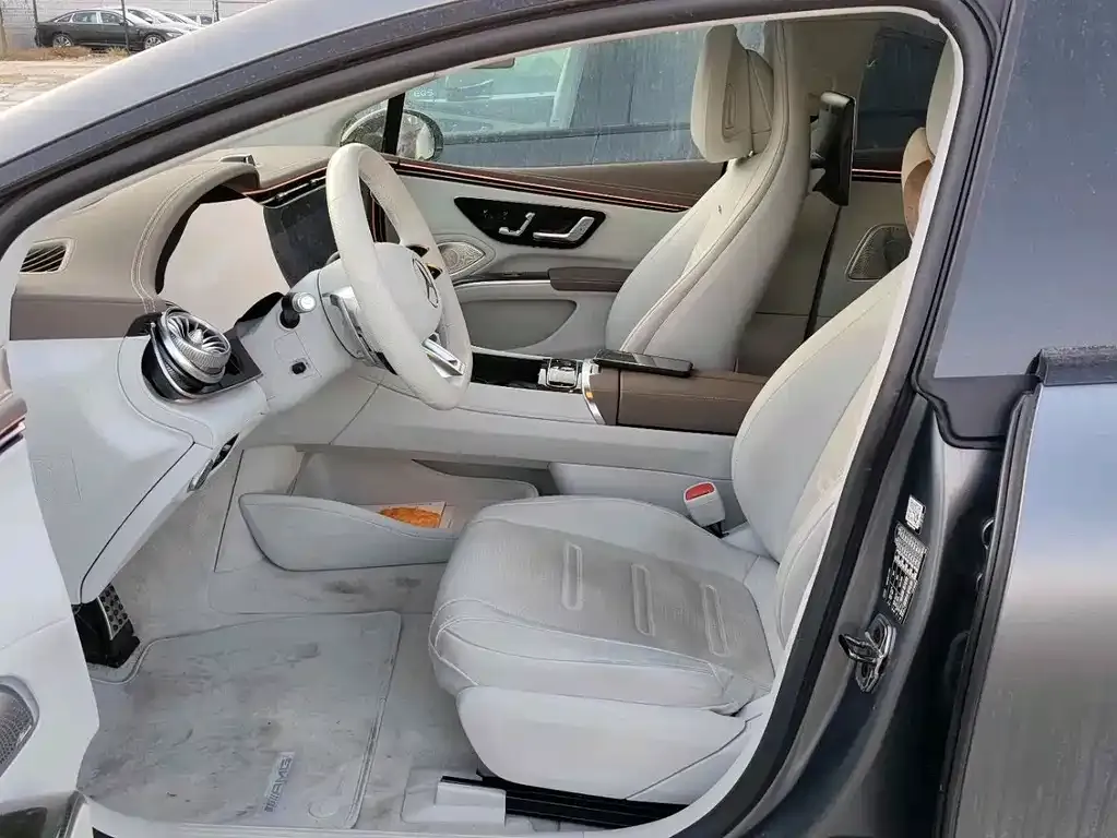Mercedes-Benz EQS AMG — фото 5