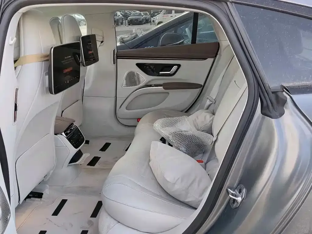 Mercedes-Benz EQS AMG — фото 4
