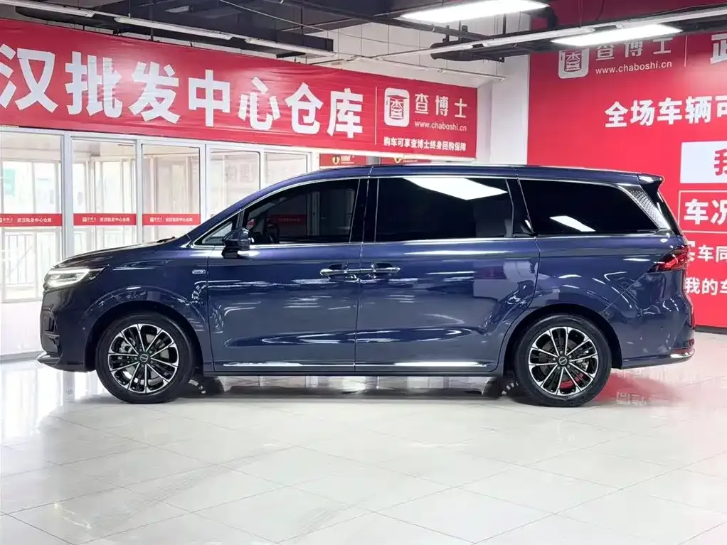 Roewe iMAX8 — фото 3