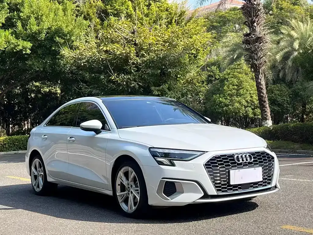 Audi A3 — фото 1