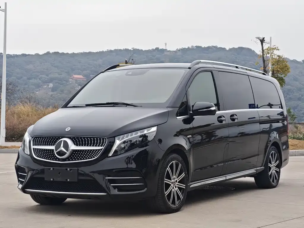 Mercedes-Benz V-Class — фото 1