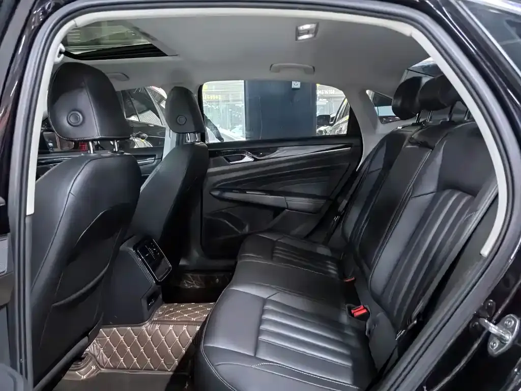 Volkswagen Passat — фото 5