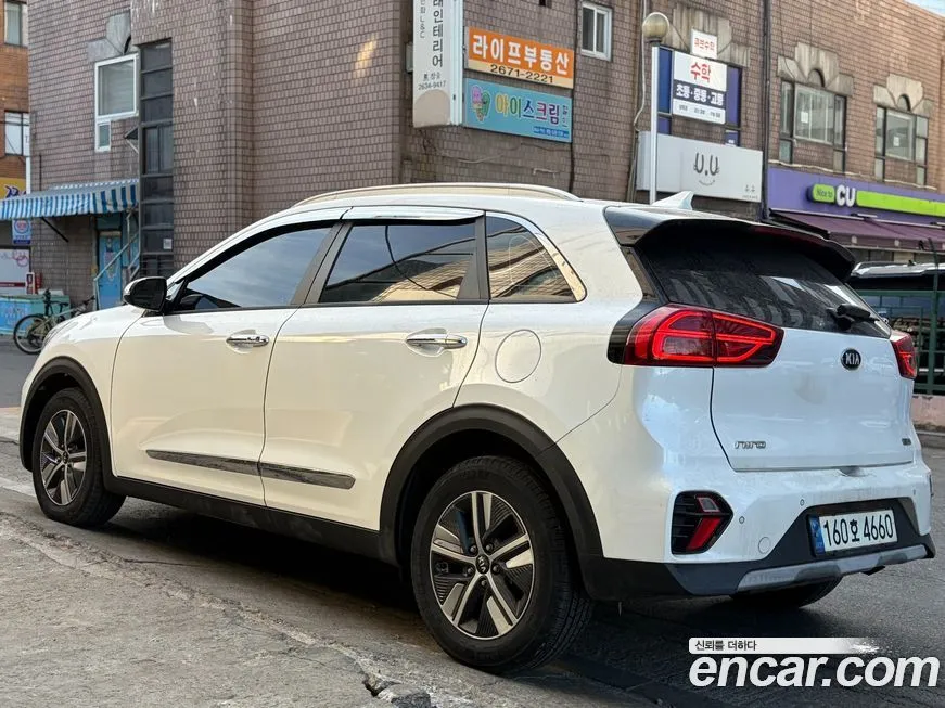 Kia Niro — фото 6