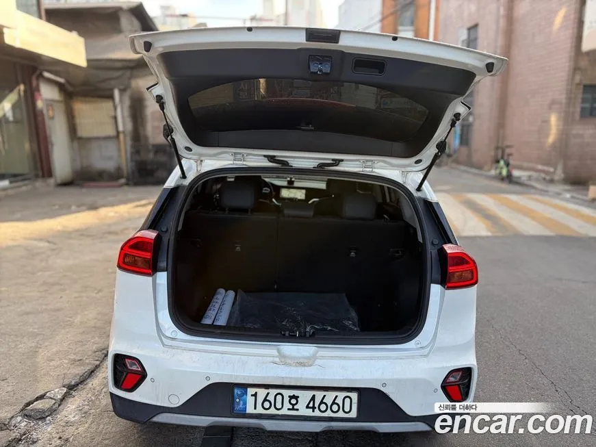 Kia Niro — фото 10