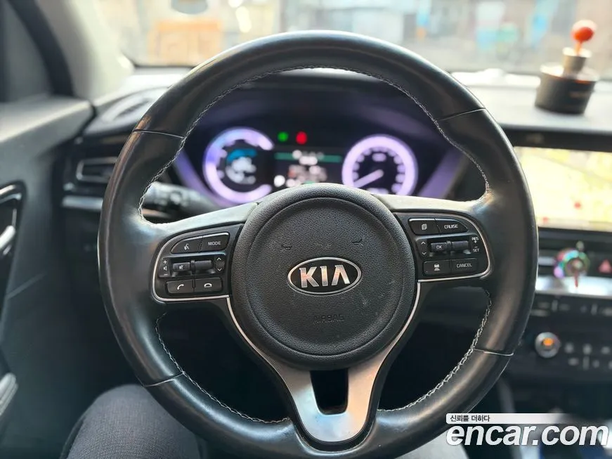 Kia Niro — фото 9